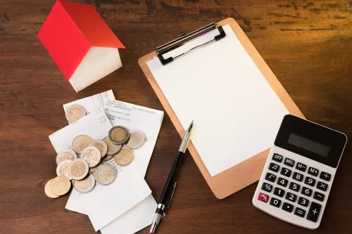 Proces uzyskania odszkodowania za pracę bez ważnej umowy o pracę.